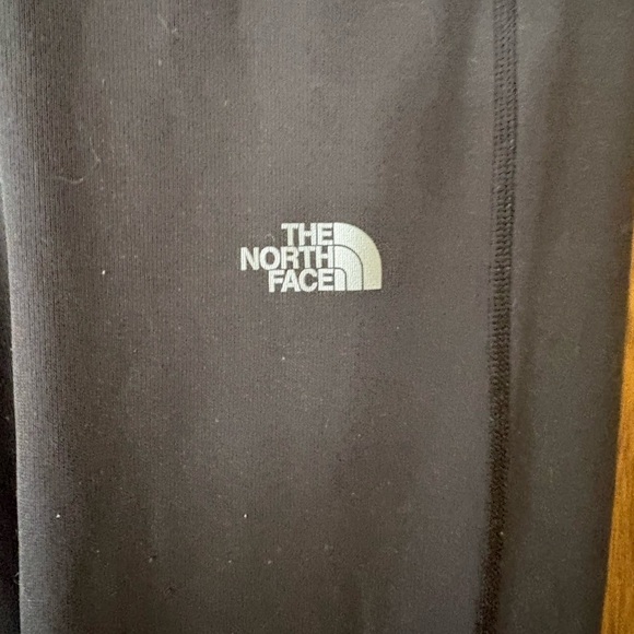The North Face Men's Black base layer Activewear - Picture 2 of 4